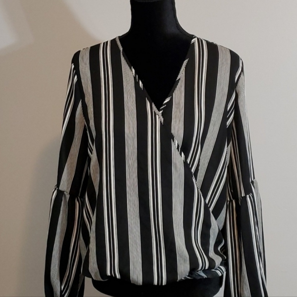 Crossover top with balloon sleeves!
